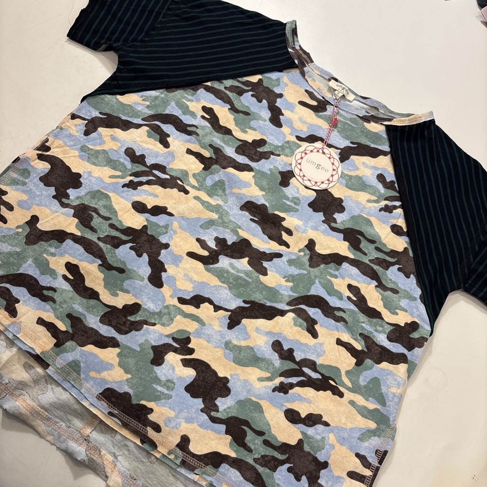 Umgee Eclectic Camo & Striped Outside Seems Playful‎ Women's SMALL
